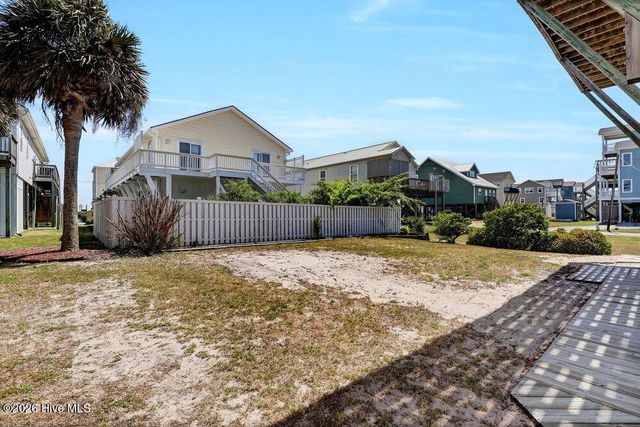 2416 Island Drive, Sneads Ferry, NC 28460