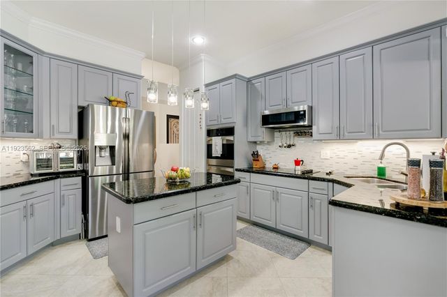 13163 SW 191st Ter, Miami, FL 33177