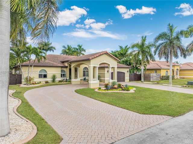 13163 SW 191st Ter, Miami, FL 33177