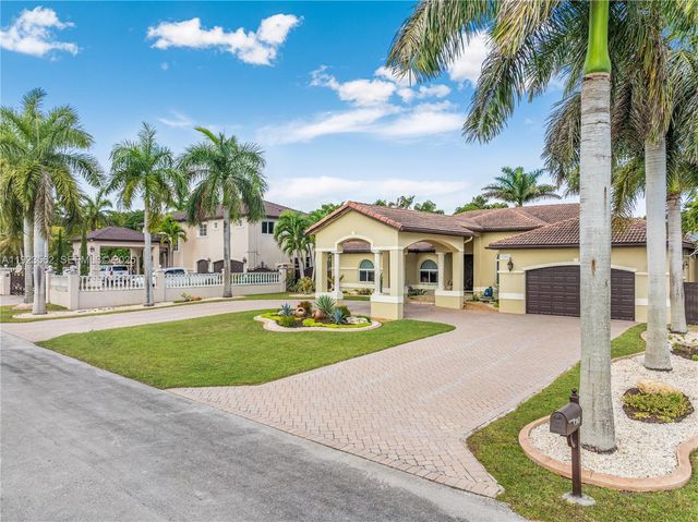 13163 SW 191st Ter, Miami, FL 33177