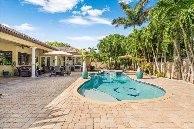 13163 SW 191st Ter, Miami, FL 33177