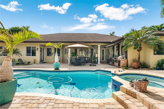 13163 SW 191st Ter, Miami, FL 33177