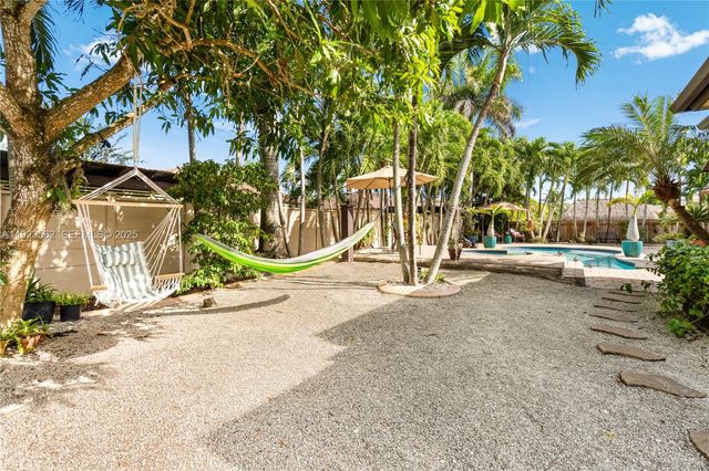 13163 SW 191st Ter, Miami, FL 33177