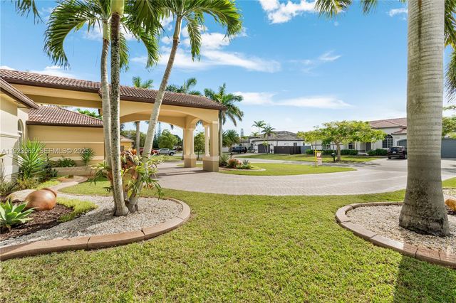 13163 SW 191st Ter, Miami, FL 33177