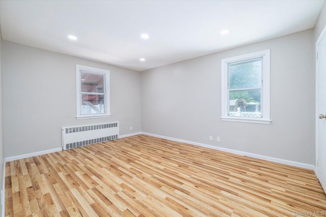 191 Raff Avenue, Mineola, NY 11501