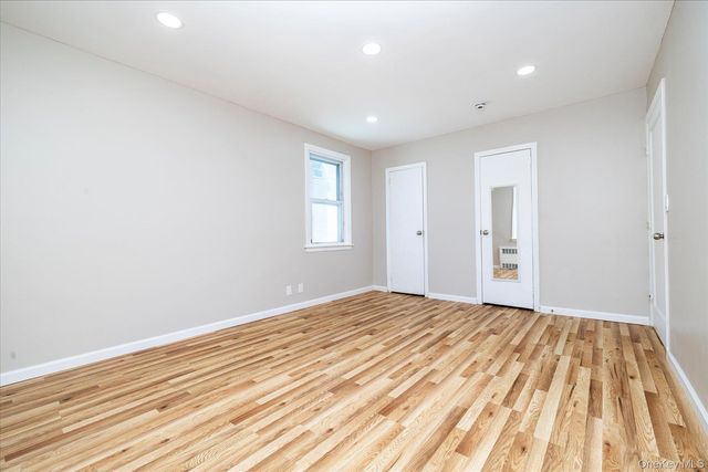 191 Raff Avenue, Mineola, NY 11501