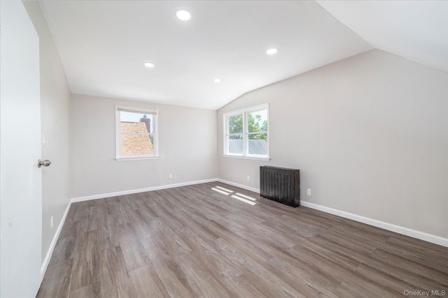 191 Raff Avenue, Mineola, NY 11501