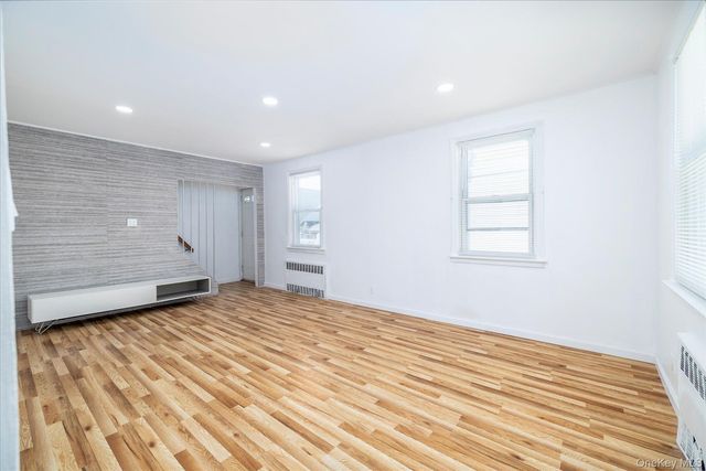 191 Raff Avenue, Mineola, NY 11501