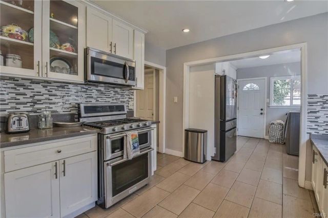 1115 W 41st Street, Los Angeles, CA 90037