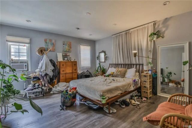 1115 W 41st Street, Los Angeles, CA 90037