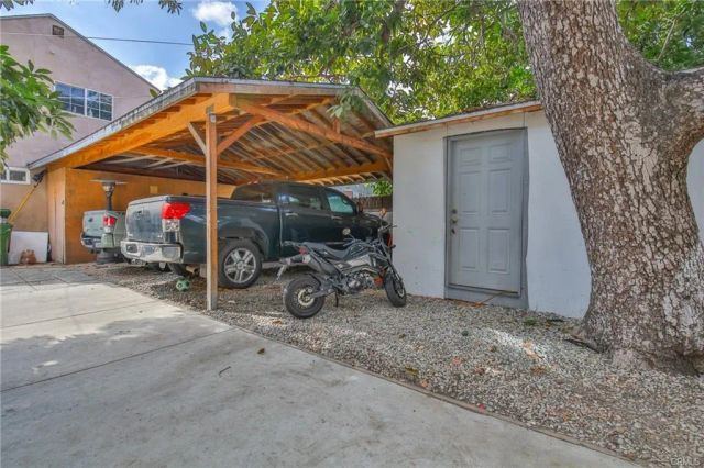 1115 W 41st Street, Los Angeles, CA 90037