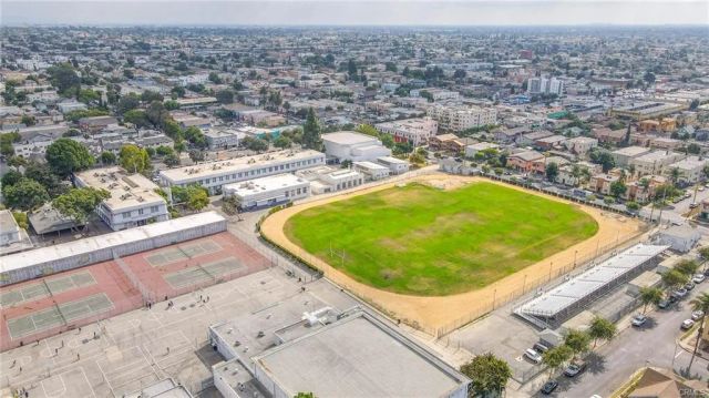 1115 W 41st Street, Los Angeles, CA 90037