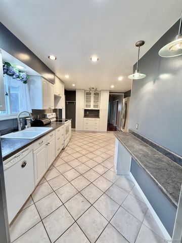 7040 Lou Mac Drive, Clayton Charter Township, MI 48473