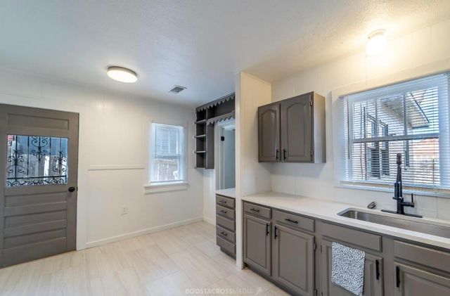 2104 20th Street, Lubbock, TX 79411