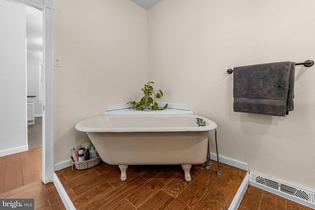 137 E ELM AVE, Lindenwold, NJ 08021