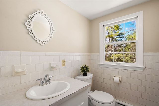 492 Delano Rd, Marion, MA 02738