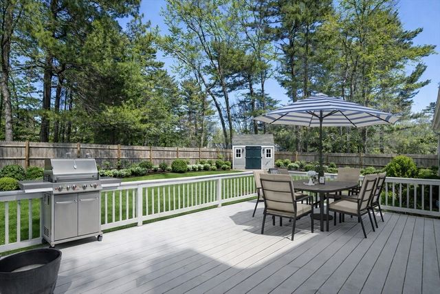 492 Delano Rd, Marion, MA 02738