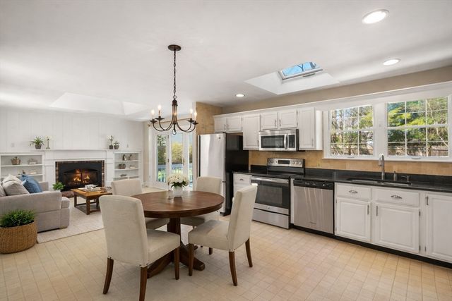 492 Delano Rd, Marion, MA 02738