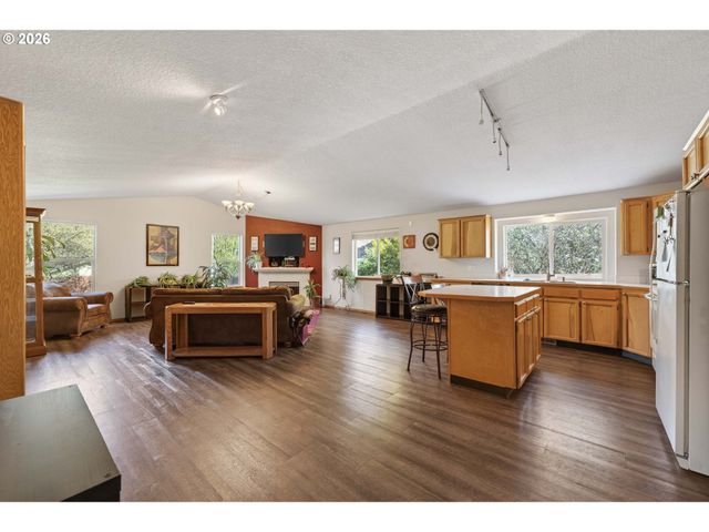 1421 I St, Washougal, WA 98671