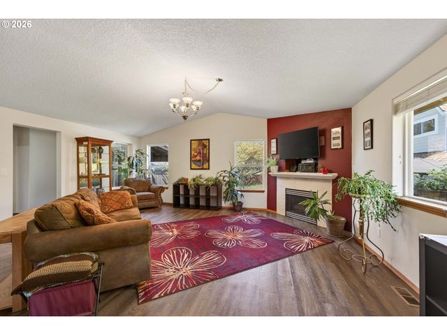 1421 I St, Washougal, WA 98671