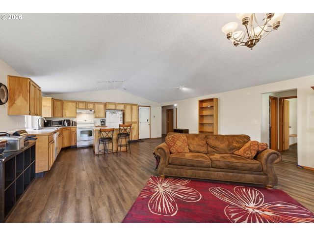 1421 I St, Washougal, WA 98671