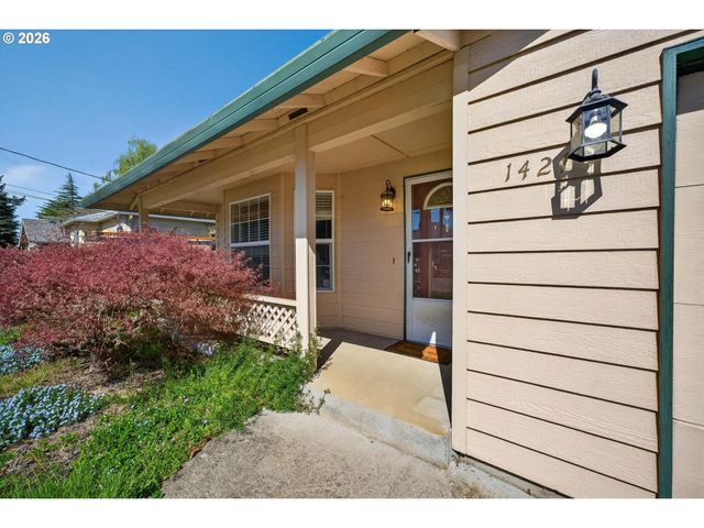 1421 I St, Washougal, WA 98671