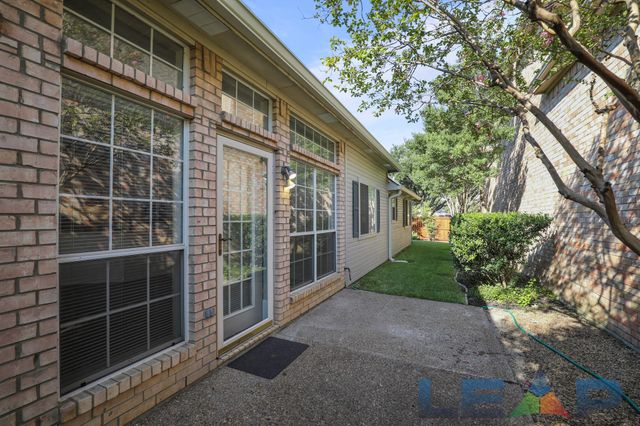 8704 Moss Hill Road, Irving, TX 75063