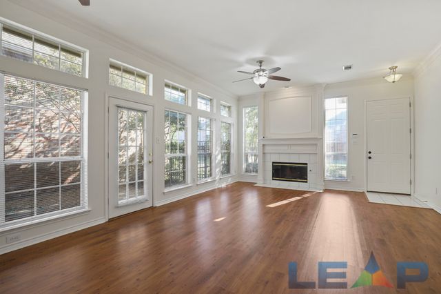 8704 Moss Hill Road, Irving, TX 75063