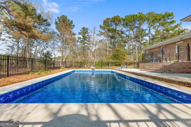 126 Oak Ridge Drive, Statesboro, GA 30458