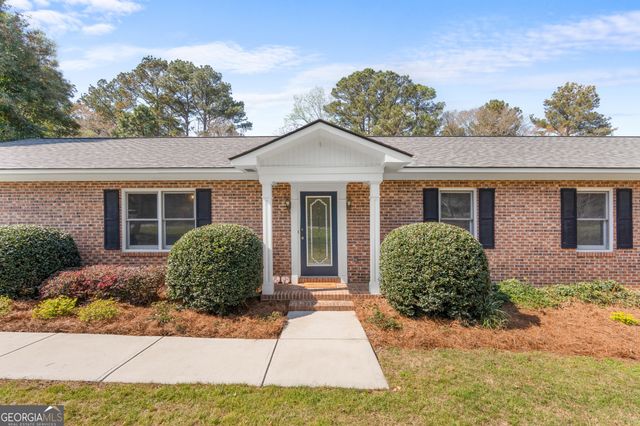 126 Oak Ridge Drive, Statesboro, GA 30458