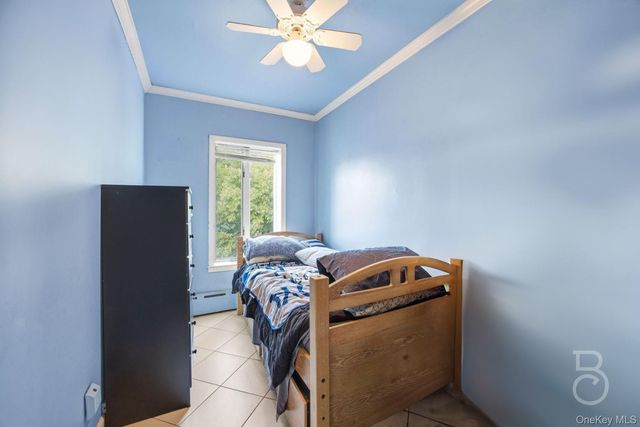 21-08 Ditmars Boulevard, Astoria, NY 11105