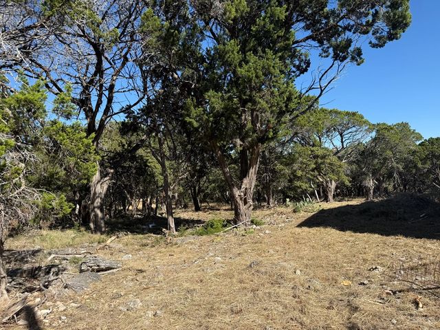 610 Leroy Rd., Kerrville, TX 78028