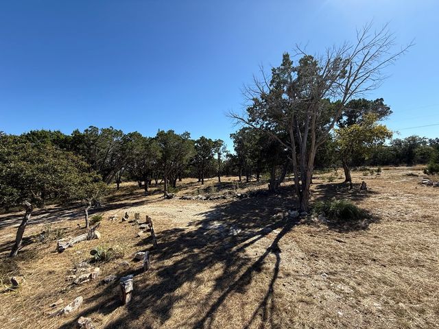 610 Leroy Rd., Kerrville, TX 78028