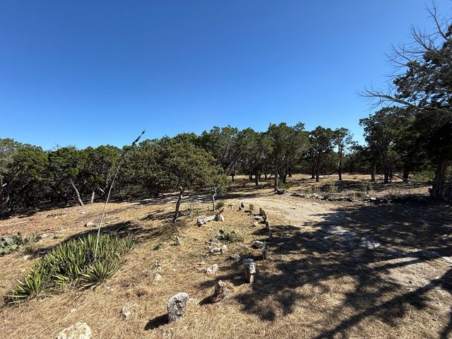 610 Leroy Rd., Kerrville, TX 78028