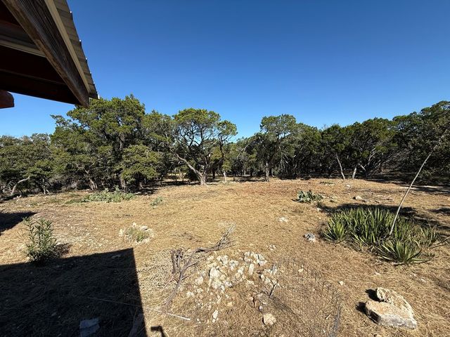 610 Leroy Rd., Kerrville, TX 78028
