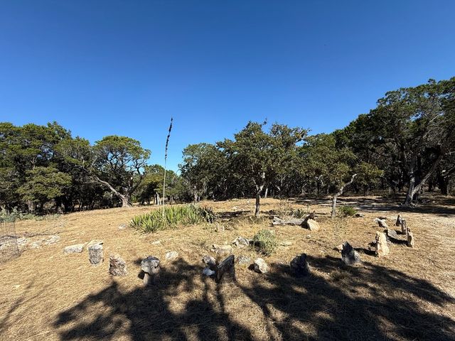 610 Leroy Rd., Kerrville, TX 78028