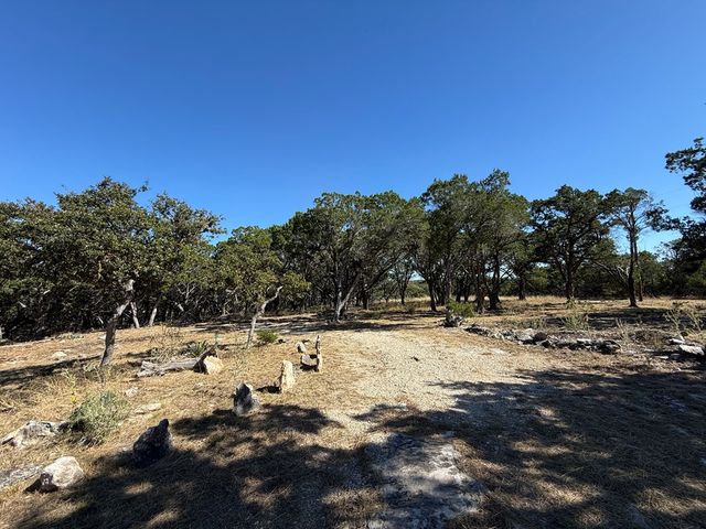 610 Leroy Rd., Kerrville, TX 78028