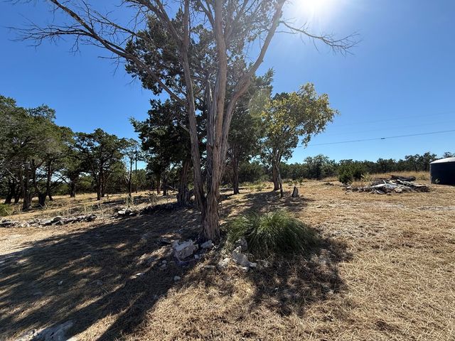 610 Leroy Rd., Kerrville, TX 78028