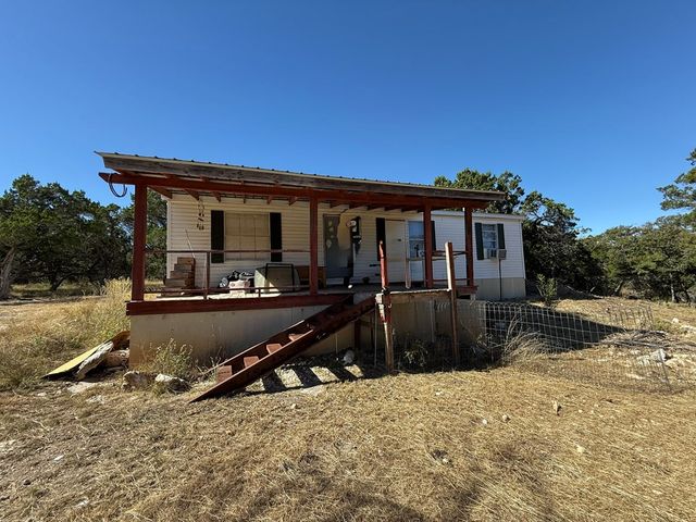 610 Leroy Rd., Kerrville, TX 78028