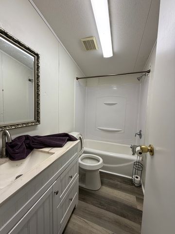 610 Leroy Rd., Kerrville, TX 78028