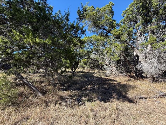 610 Leroy Rd., Kerrville, TX 78028