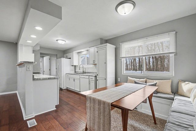 16740 Cleveland Road, Granger, IN 46530