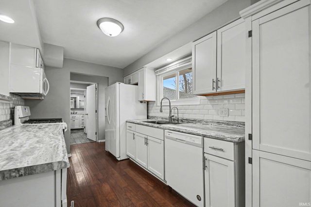 16740 Cleveland Road, Granger, IN 46530