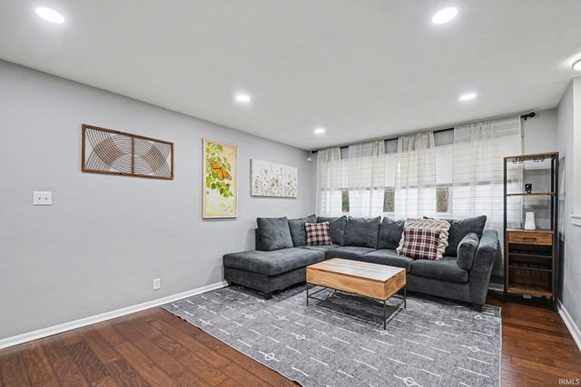 16740 Cleveland Road, Granger, IN 46530