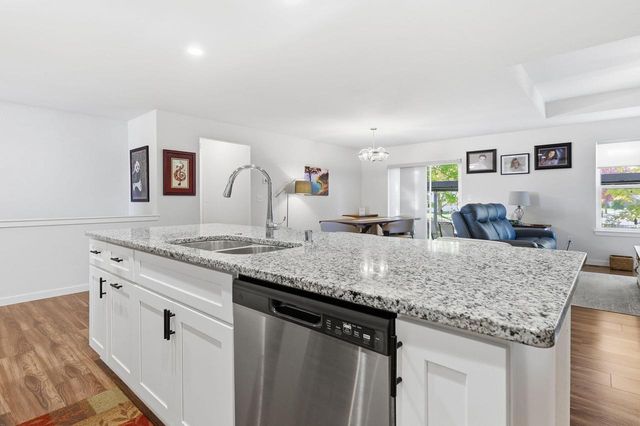 W197N16648 Ridgeway DRIVE, Jackson, WI 53037