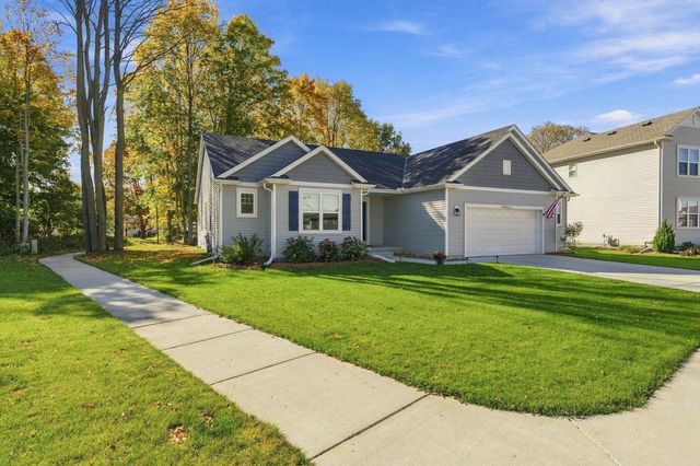W197N16648 Ridgeway DRIVE, Jackson, WI 53037
