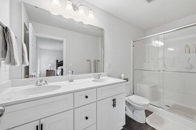 W197N16648 Ridgeway DRIVE, Jackson, WI 53037
