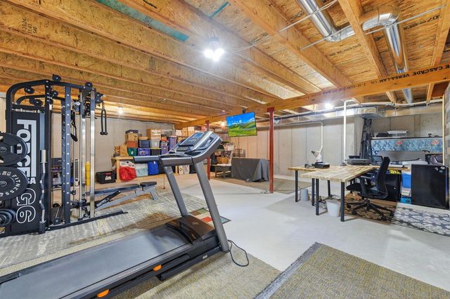 W197N16648 Ridgeway DRIVE, Jackson, WI 53037