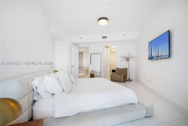 15901 Collins Ave 707, Sunny Isles Beach, FL 33160