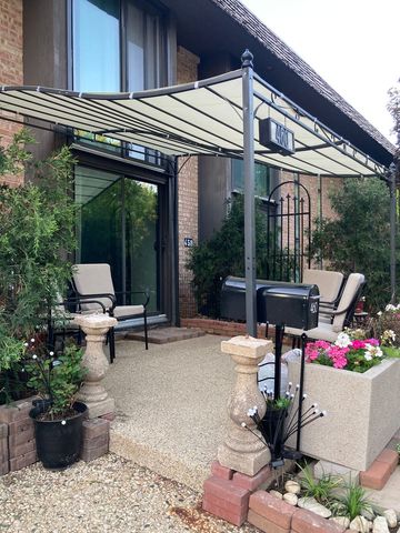 460 W Russell Street 460, Barrington, IL 60010